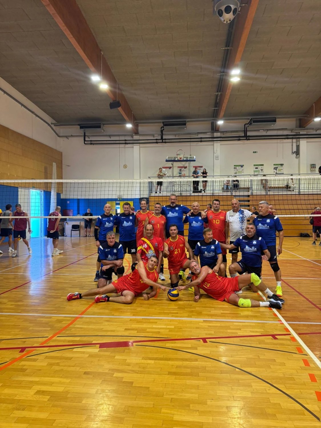 Los equipos tras el partido · Braslovče 2026.